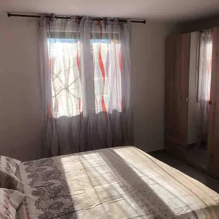 דירה Beautiful Quiet Detached House *